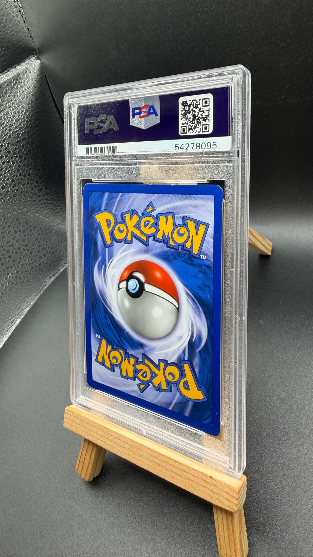 Pokémon TCG Shining Gyarados Holo Card Neo Revelation 65/64 PSA 7 NEAR MINT